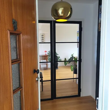 Bright And Spacious In Quiet Place Apartment