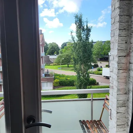 Apartment Bright And Spacious In Quiet Place Voorburg