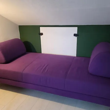 Bright And Spacious In Quiet Place Apartment