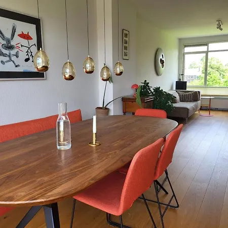 Bright And Spacious In Quiet Place Apartment *
